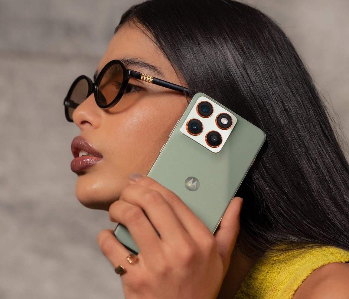 Moto Edge 70 Lilly pad